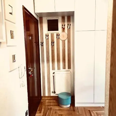 Apartment Stacy