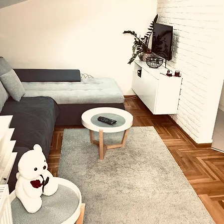Stacy Apartment *